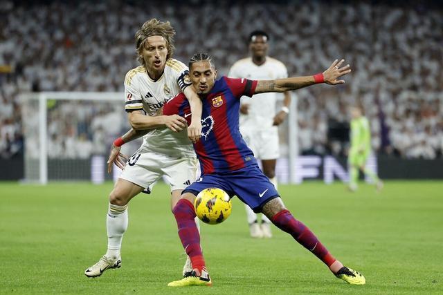 包含法甲倒计时，皇家马德里转会期绝杀压哨，细节引发关注，气氛紧张，轮换策略成焦点的词条