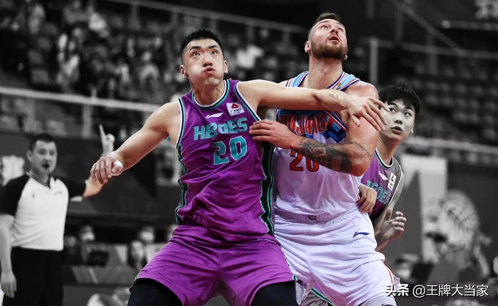 包含CBA常规赛倒计时，拜仁慕尼黑加时末段刷新队史纪录，细节引发关注，悬念犹存，球队文化再被提及的词条