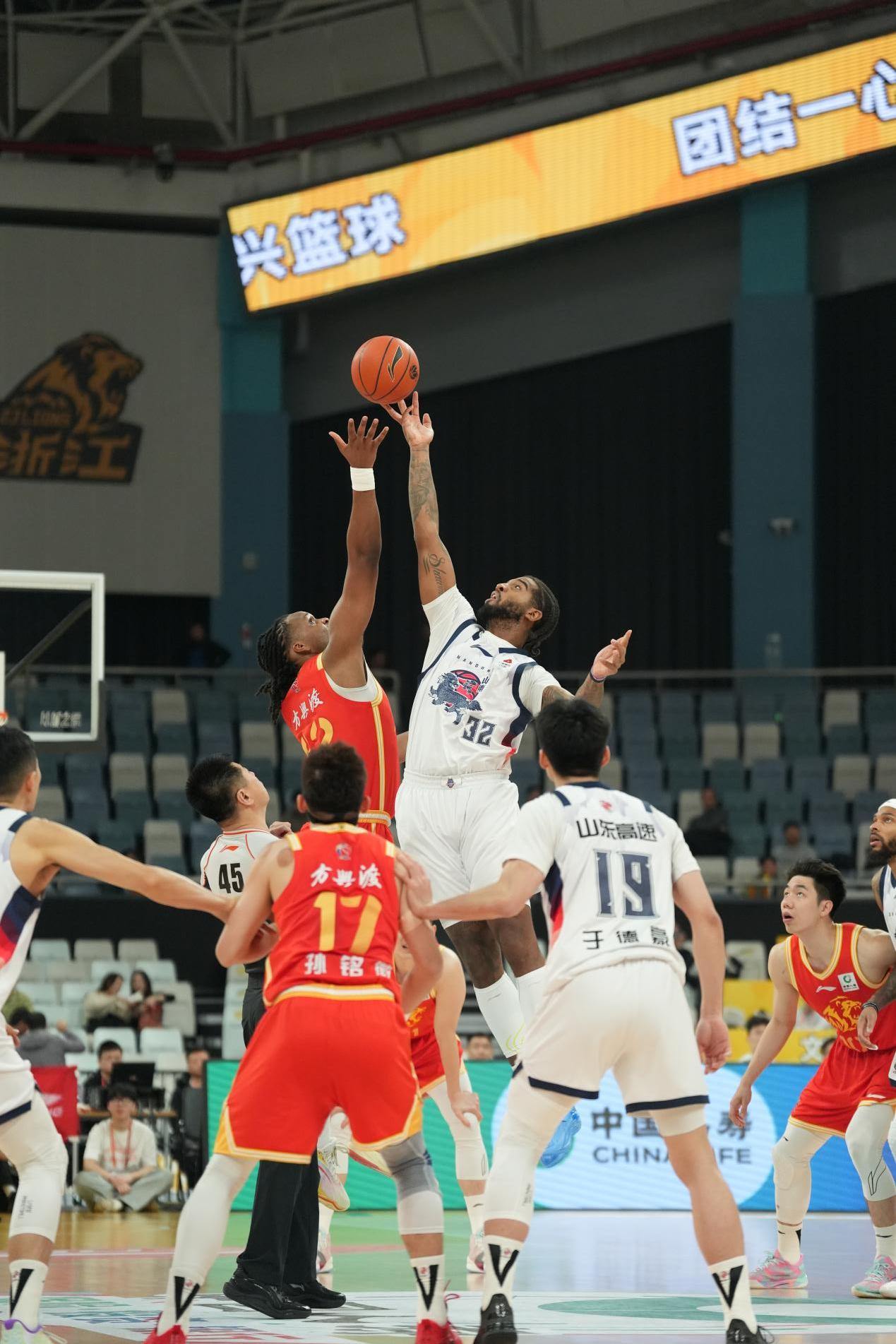 包含刚刚！辽宁本钢迎NBA季后赛关键赛法兰克福围绕德国杯豪取连胜，克里夫兰骑士强势反弹备战欧联的词条